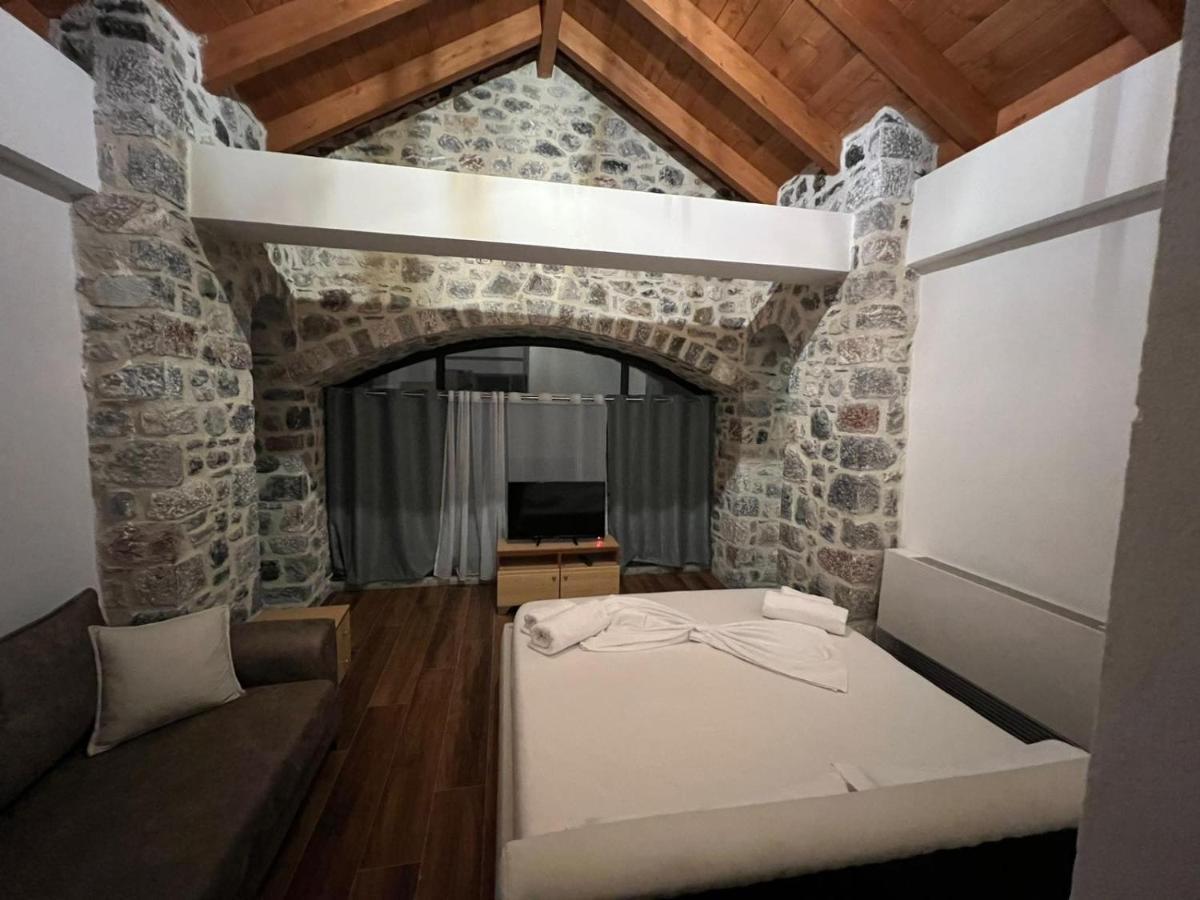 Bujtina Vrenezi Hotel Peshkopia Kültér fotó
