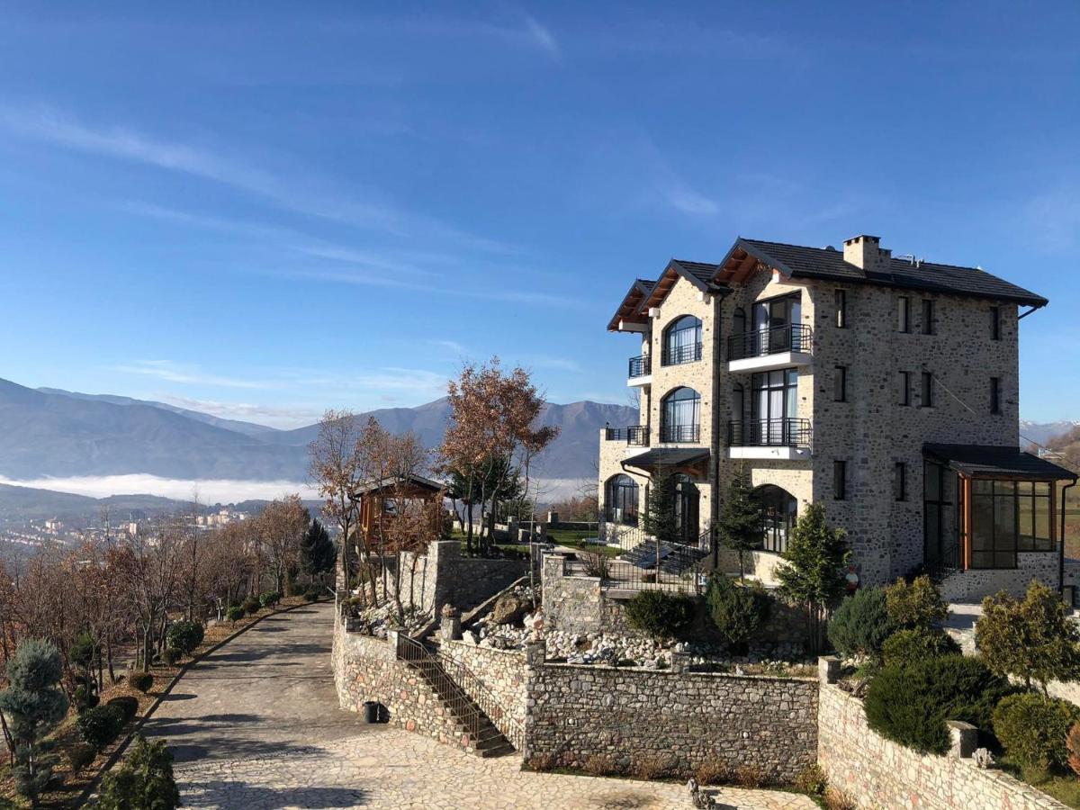 Bujtina Vrenezi Hotel Peshkopia Kültér fotó