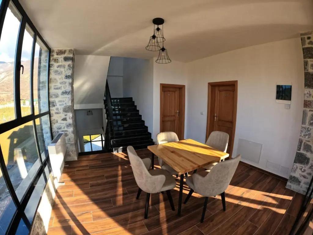 Bujtina Vrenezi Hotel Peshkopia Kültér fotó