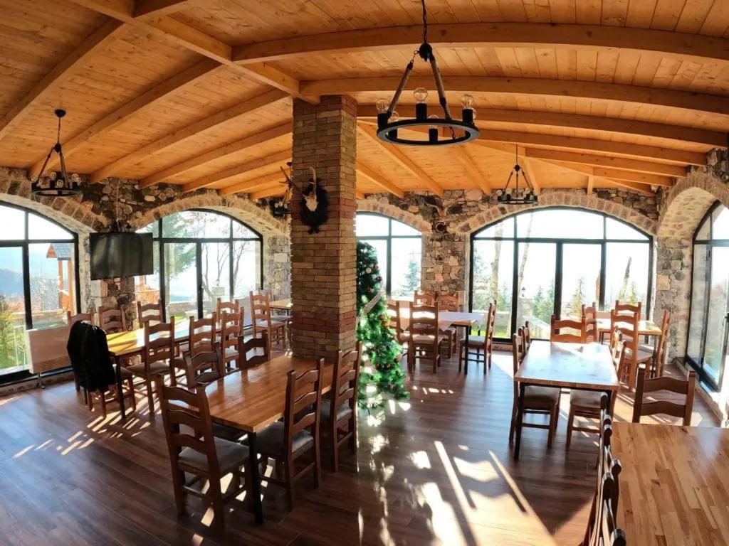 Bujtina Vrenezi Hotel Peshkopia Kültér fotó