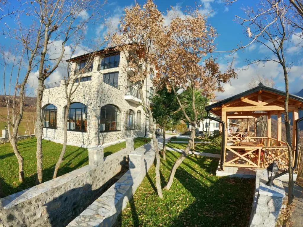 Bujtina Vrenezi Hotel Peshkopia Kültér fotó