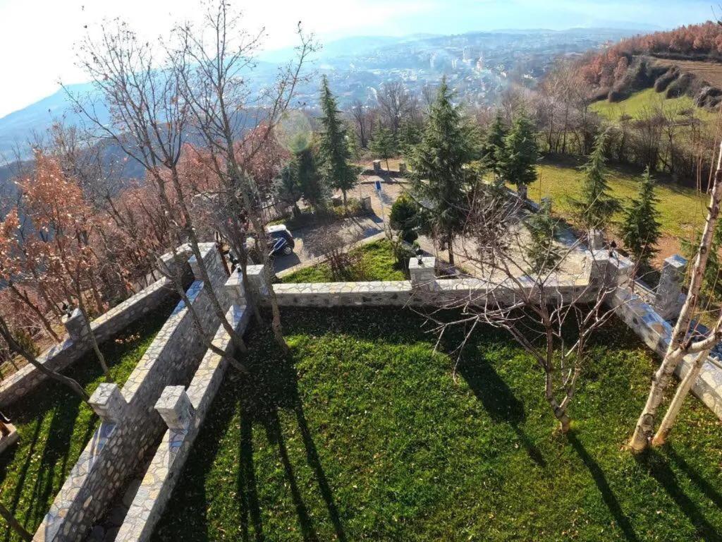 Bujtina Vrenezi Hotel Peshkopia Kültér fotó
