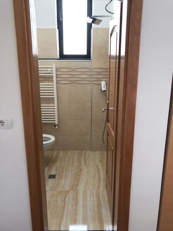 Bujtina Vrenezi Hotel Peshkopia Kültér fotó