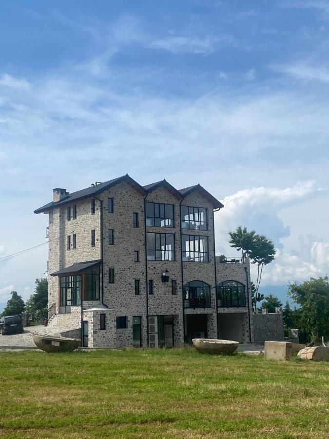Bujtina Vrenezi Hotel Peshkopia Kültér fotó