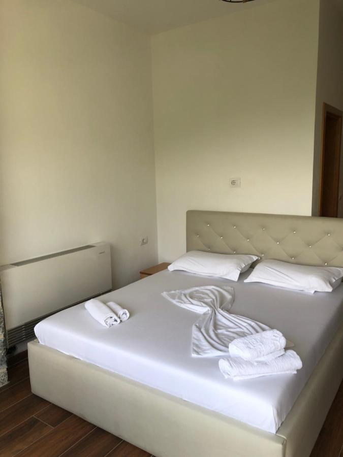 Bujtina Vrenezi Hotel Peshkopia Kültér fotó
